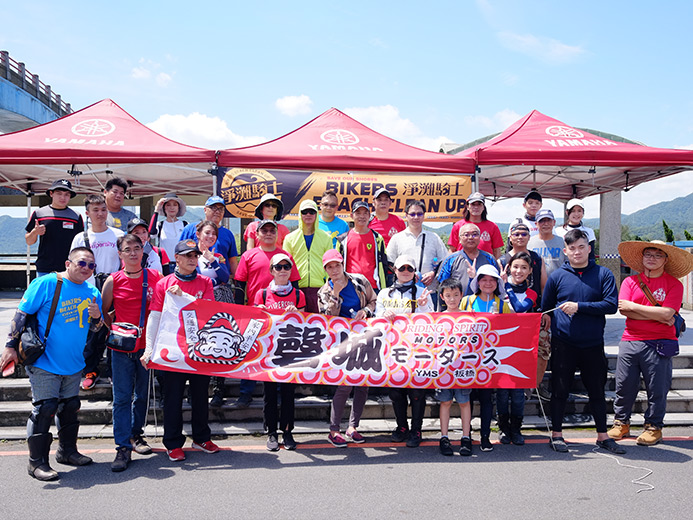 Creating New Rider Friends Through Beach Cleanups